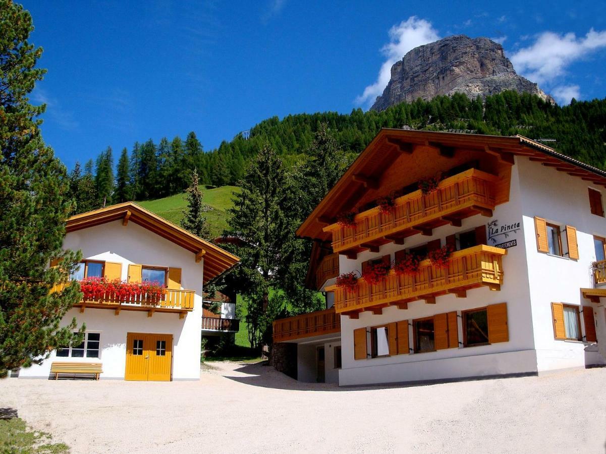 La Pineta Apartment Colfosco Bagian luar foto