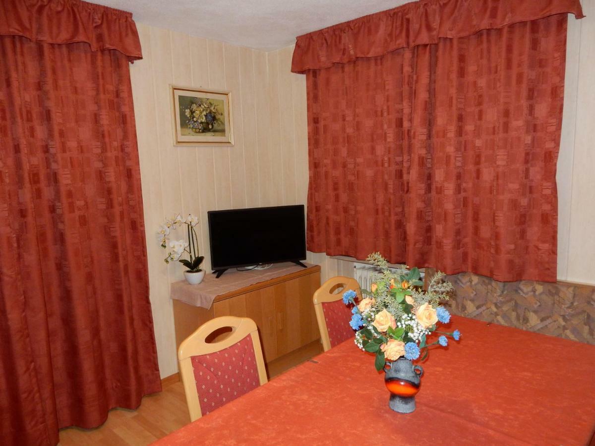 La Pineta Apartment Colfosco Bagian luar foto